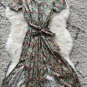 Sandro Floral dress code it’s pleated bottom